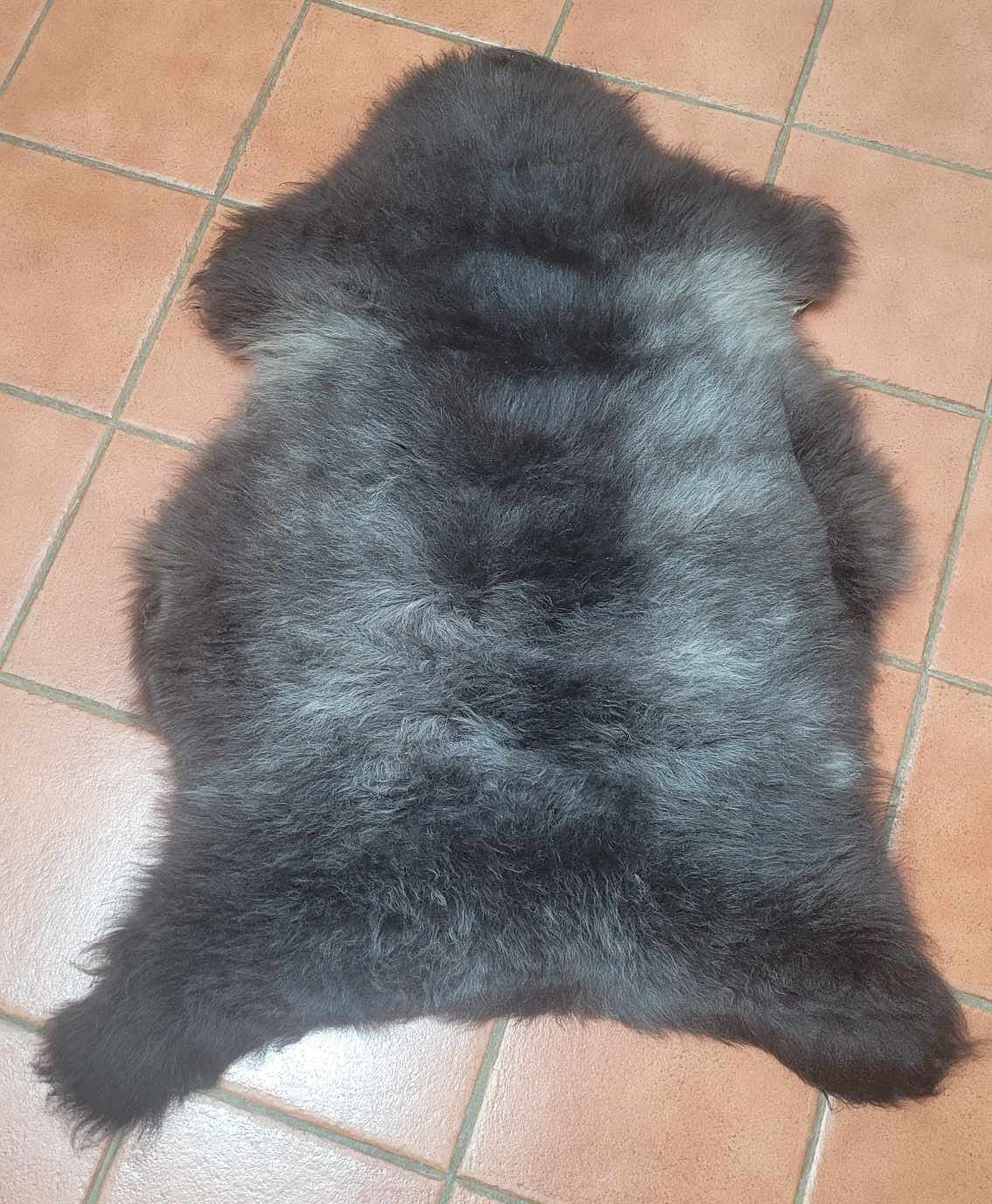 natural sheepskin rug